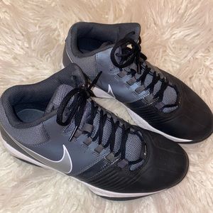 Nike Air Visi Pro 5 Athletic Shoes
